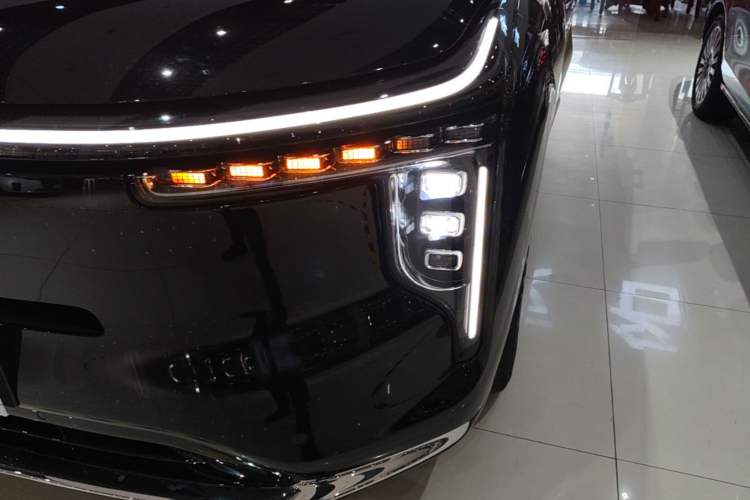 Used IM LS9 2026 Model 52 Ultra Left Front Headlight