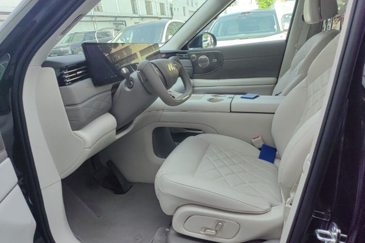 Used IM LS9 2026 Model 52 Ultra Left Front Seat