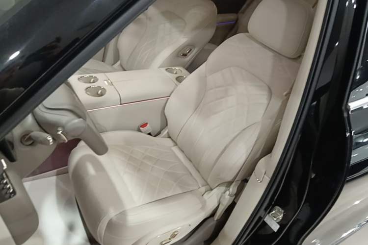 Used IM LS9 2026 Model 52 Ultra Left Front Seat