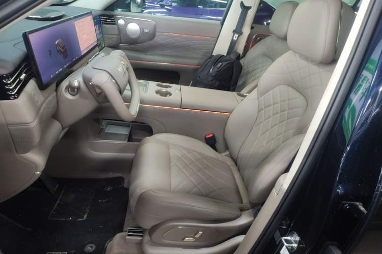 Used IM LS9 2026 Model 52 Ultra Left Front Seat