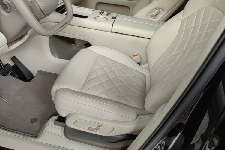 Used IM LS9 2026 Model 52 Ultra Left Front Seat