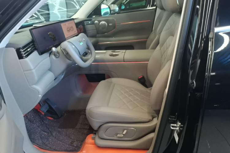 Used IM LS9 2026 Model 66 Ultra Left Front Seat
