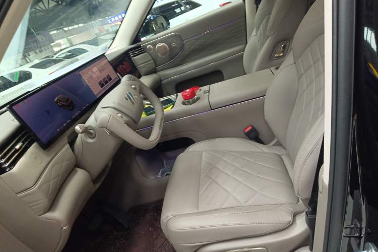 Used IM LS9 2026 Model 66 Ultra Left Front Seat