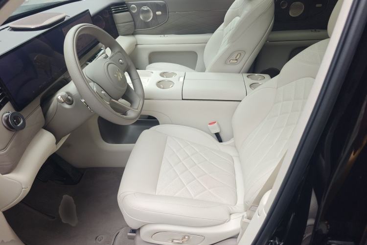 Used IM LS9 2026 Model 66 Ultra Left Front Seat