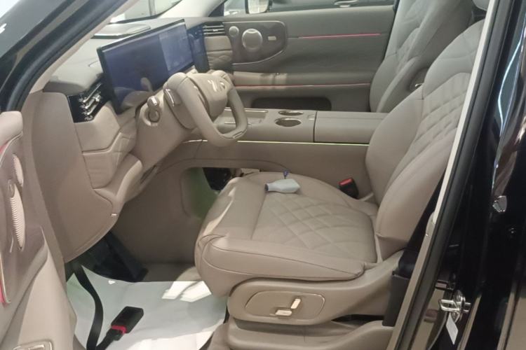 Used IM LS9 2026 Model 52 Ultra Left Front Seat