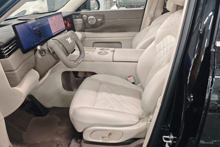 Used IM LS9 2026 Model 52 Ultra Left Front Seat
