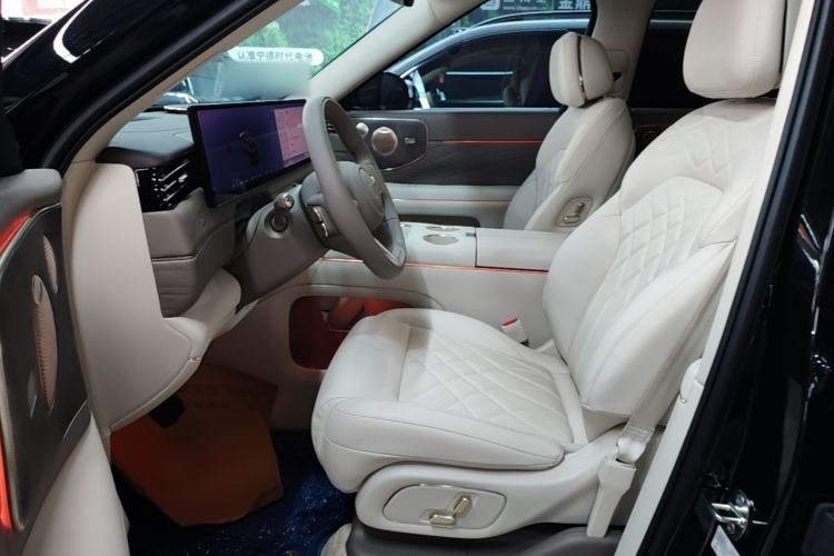 Used IM LS9 2026 Model 52 Ultra Left Front Seat