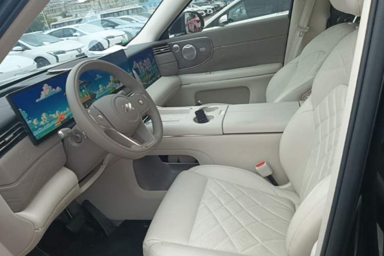 Used IM LS9 2026 Model 66 Ultra Left Front Seat