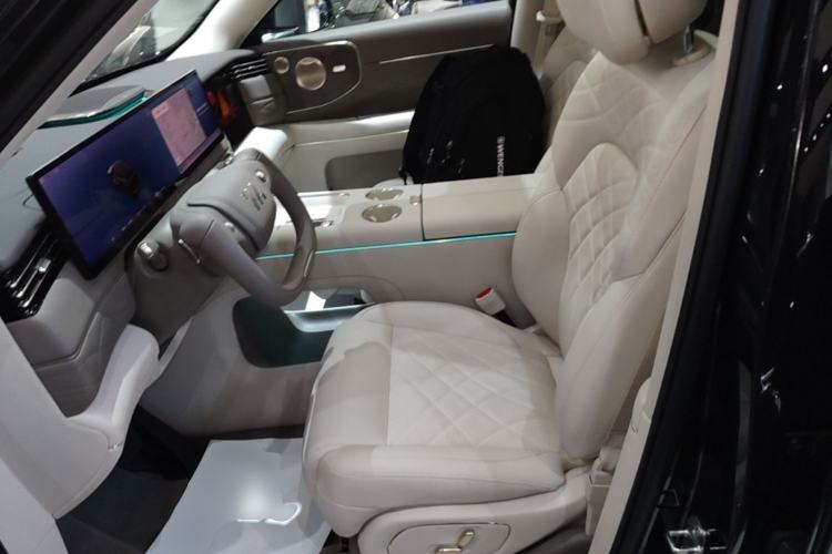 Used IM LS9 2026 Model 52 Ultra Left Front Seat