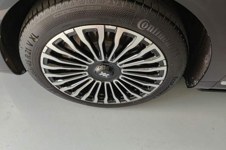 Used IM LS9 2026 Model 52 Ultra Left Front Wheel Hub