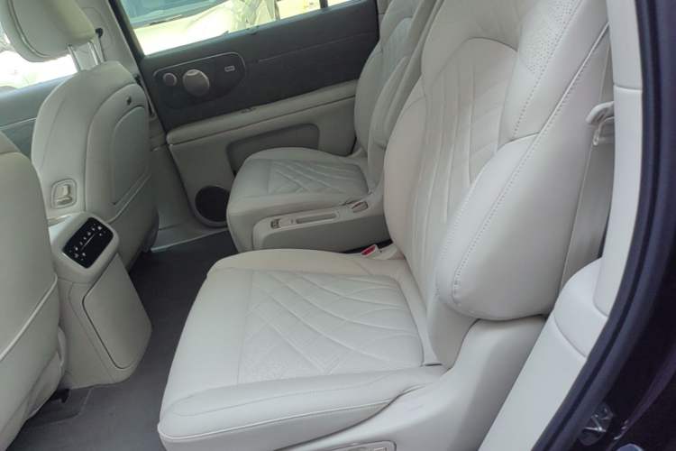 Used IM LS9 2026 Model 52 Ultra Left Rear Seat