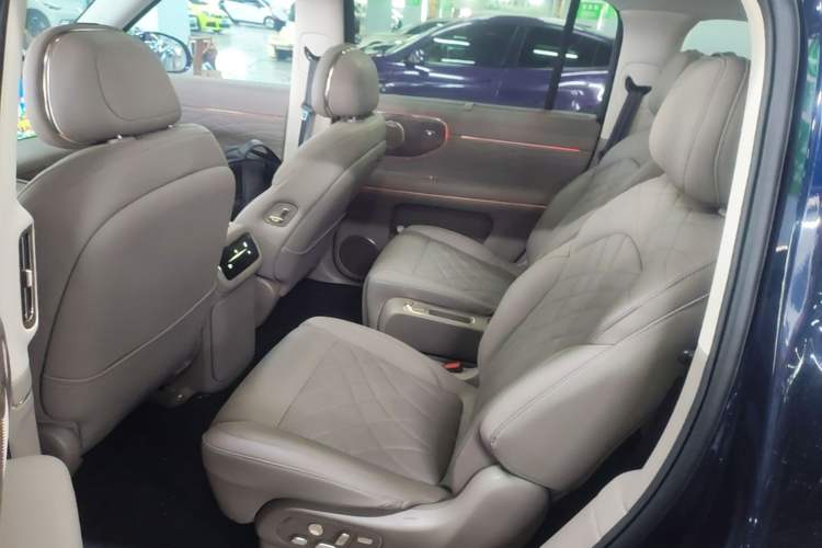 Used IM LS9 2026 Model 52 Ultra Left Rear Seat