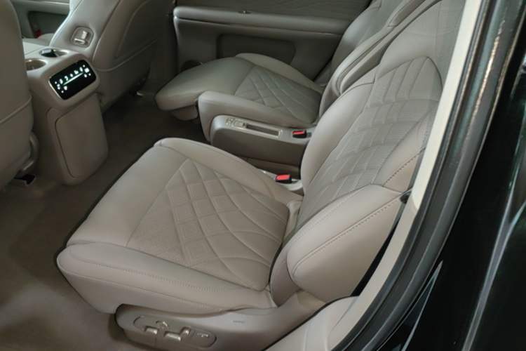Used IM LS9 2026 Model 52 Ultra Left Rear Seat
