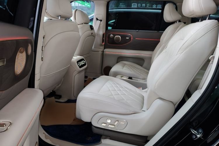 Used IM LS9 2026 Model 52 Ultra Left Rear Seat