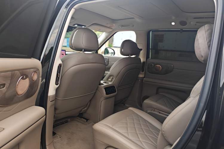 Used IM LS9 2026 Model 52 Ultra Left Rear Seat