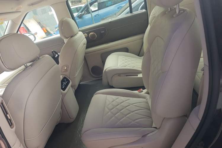 Used IM LS9 2026 Model 52 Ultra Left Rear Seat