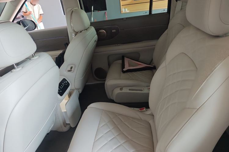 Used IM LS9 2026 Model 52 Ultra Left Rear Seat