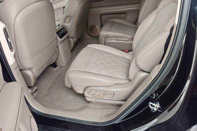Used IM LS9 2026 Model 52 Ultra Left Rear Seat
