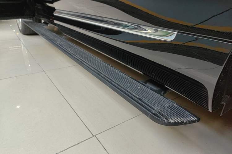 Used IM LS9 2026 Model 52 Ultra Left Side Sill