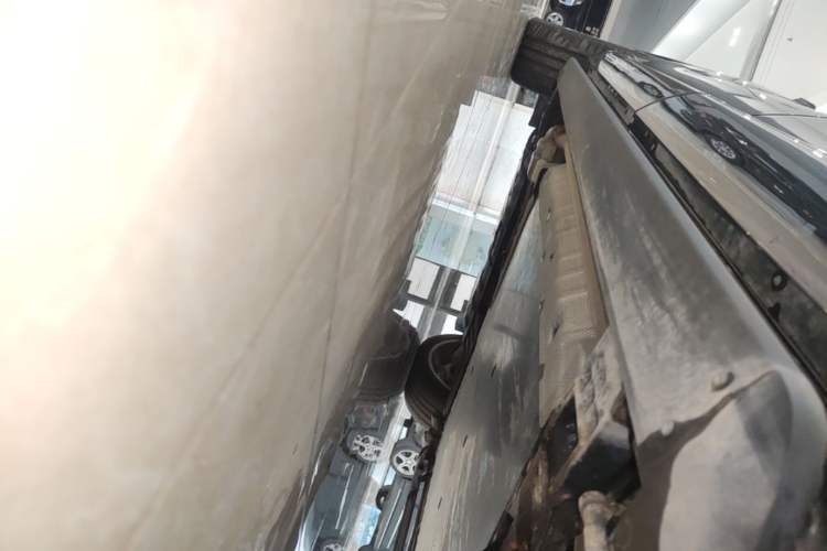 Used IM LS9 2026 Model 52 Ultra Left Side Sill