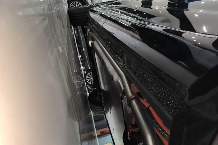 Used IM LS9 2026 Model 52 Ultra Left Side Sill
