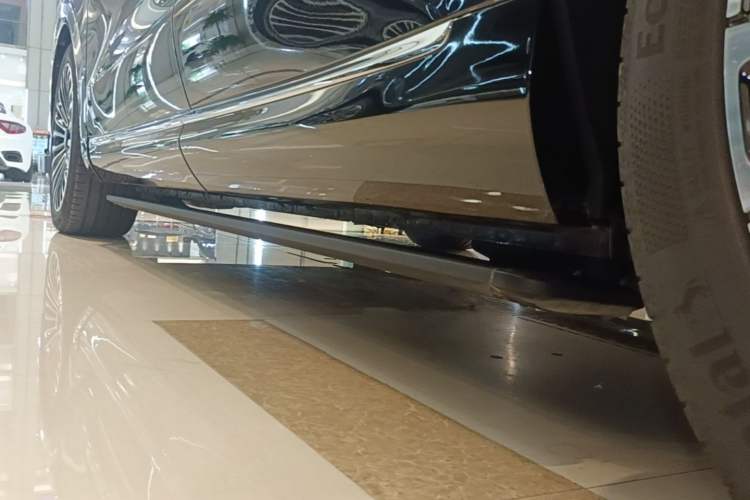 Used IM LS9 2026 Model 52 Ultra Left Side Sill