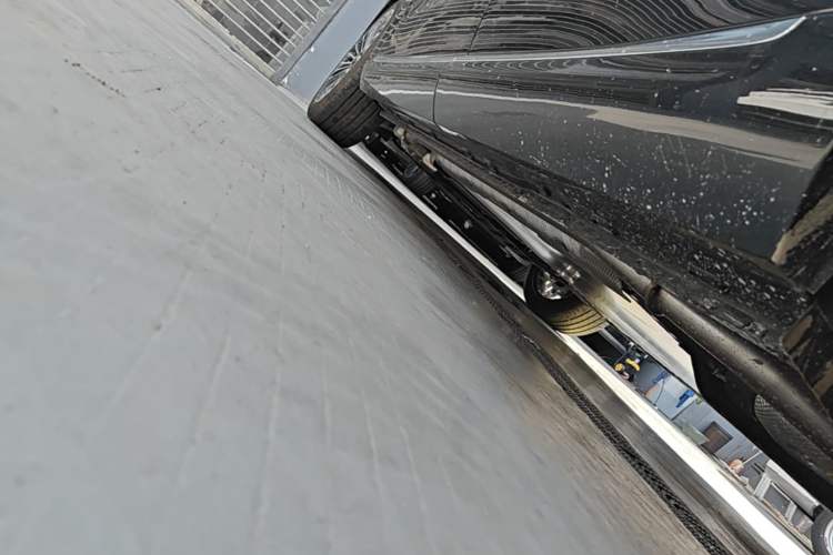 Used IM LS9 2026 Model 52 Ultra Left Side Sill