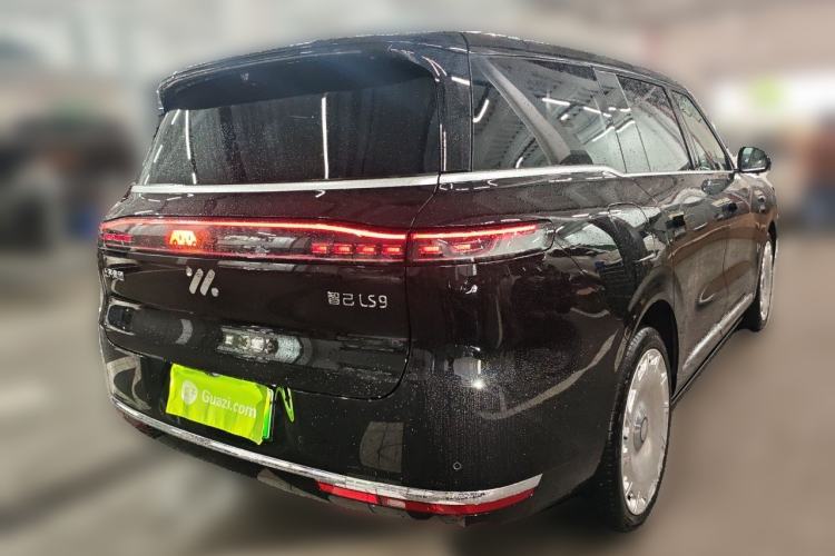 Used IM LS9 2026 Model 52 Ultra Rear Right 45 Deg