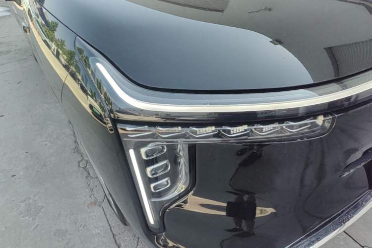 Used IM LS9 2026 Model 52 Ultra Right Front Headlight