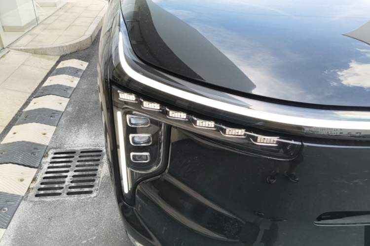 Used IM LS9 2026 Model 52 Ultra Right Front Headlight