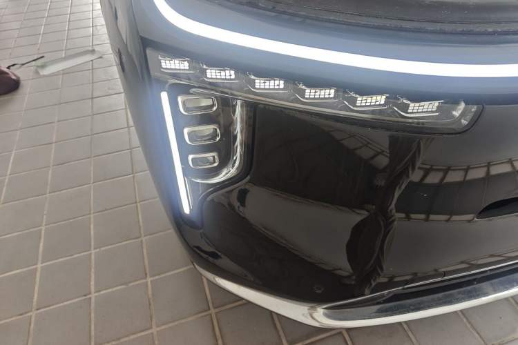 Used IM LS9 2026 Model 52 Ultra Right Front Headlight