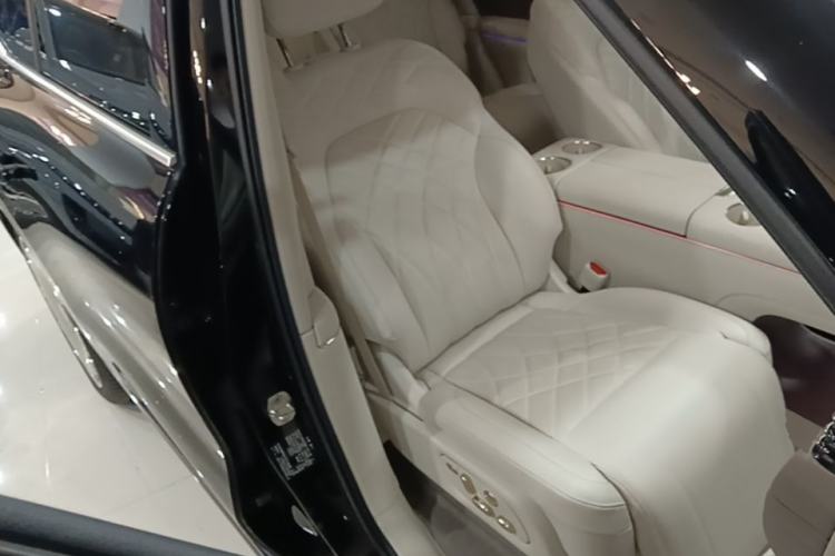 Used IM LS9 2026 Model 52 Ultra Right Front Seat