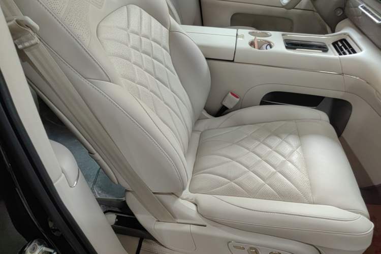 Used IM LS9 2026 Model 52 Ultra Right Front Seat