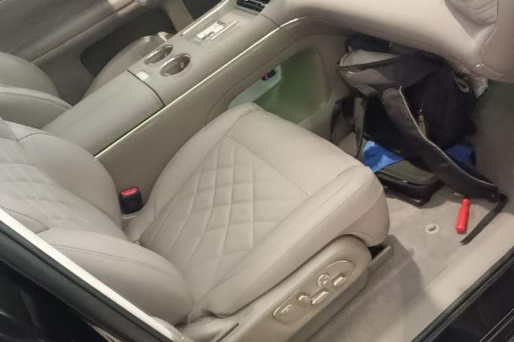 Used IM LS9 2026 Model 52 Ultra Right Front Seat