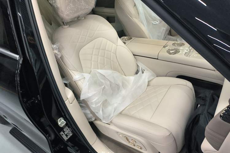 Used IM LS9 2026 Model 66 Ultra Right Front Seat