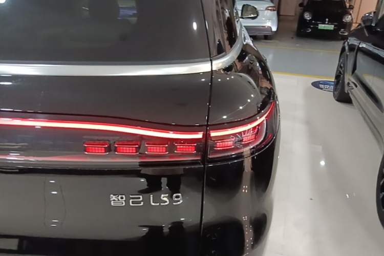 Used IM LS9 2026 Model 52 Ultra Right Rear Taillight
