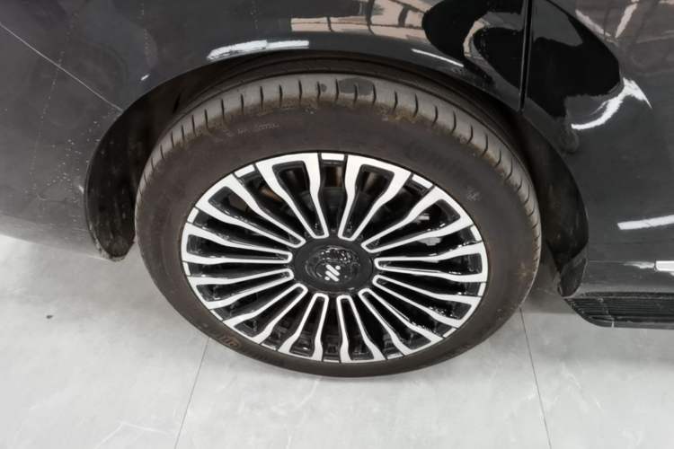 Used IM LS9 2026 Model 52 Ultra Right Rear Wheel Hub