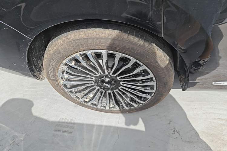 Used IM LS9 2026 Model 52 Ultra Right Rear Wheel Hub