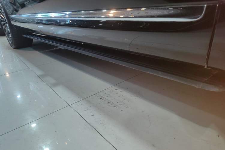Used IM LS9 2026 Model 66 Ultra Right Side Sill