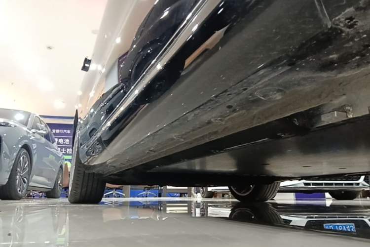 Used IM LS9 2026 Model 52 Ultra Right Side Sill