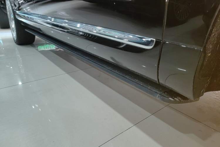 Used IM LS9 2026 Model 52 Ultra Right Side Sill