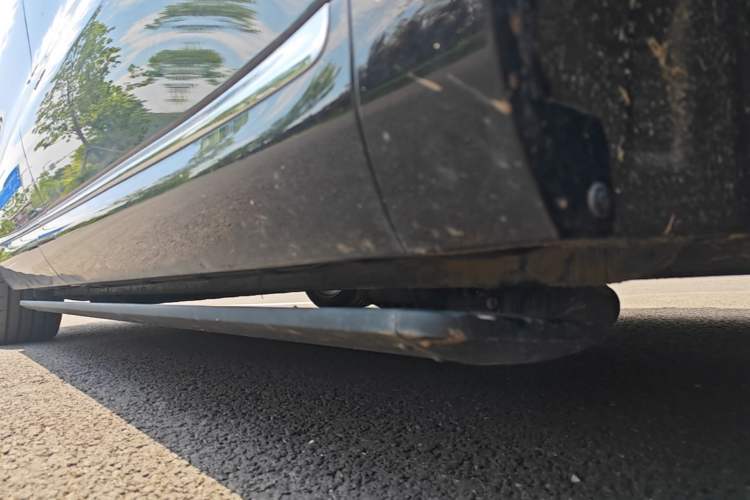 Used IM LS9 2026 Model 52 Ultra Right Side Sill