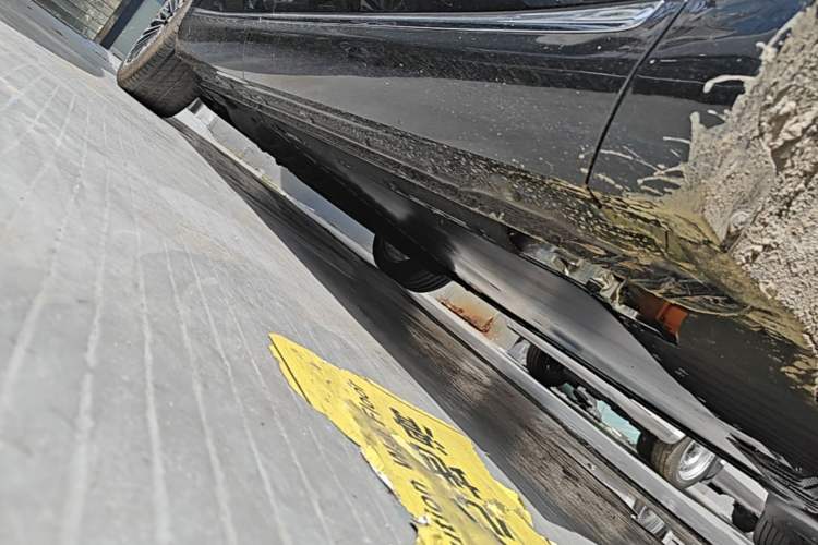 Used IM LS9 2026 Model 52 Ultra Right Side Sill