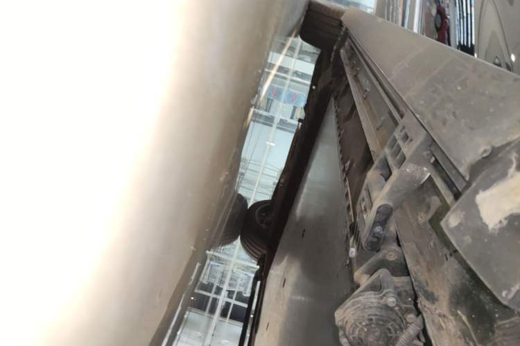 Used IM LS9 2026 Model 52 Ultra Right Side Sill