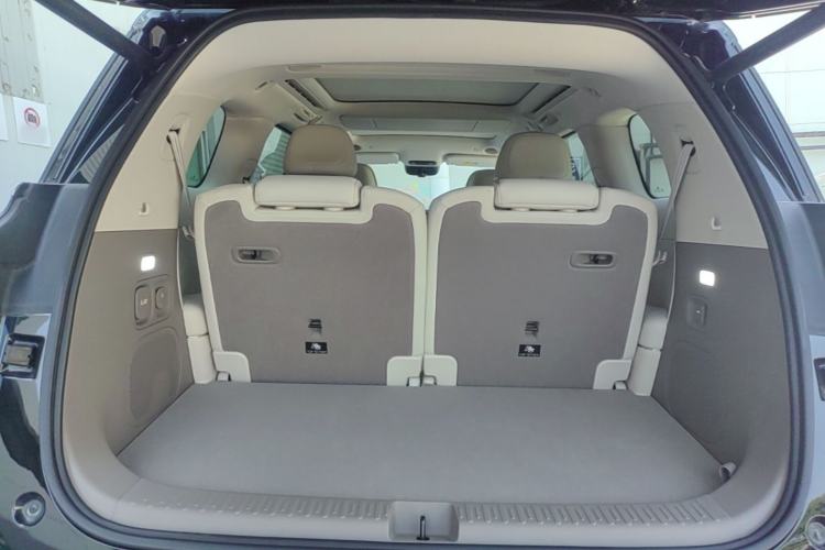 Used IM LS9 2026 Model 52 Ultra Trunk