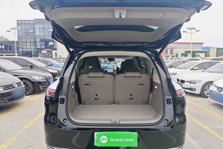 Used IM LS9 2026 Model 52 Ultra Trunk