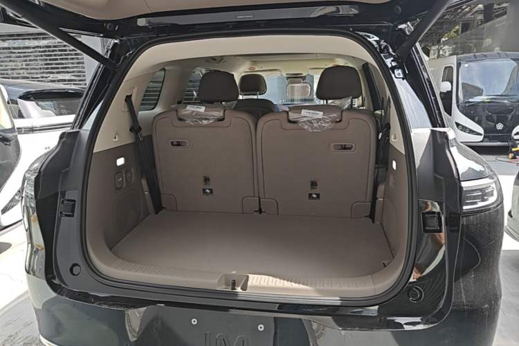 Used IM LS9 2026 Model 52 Ultra Trunk