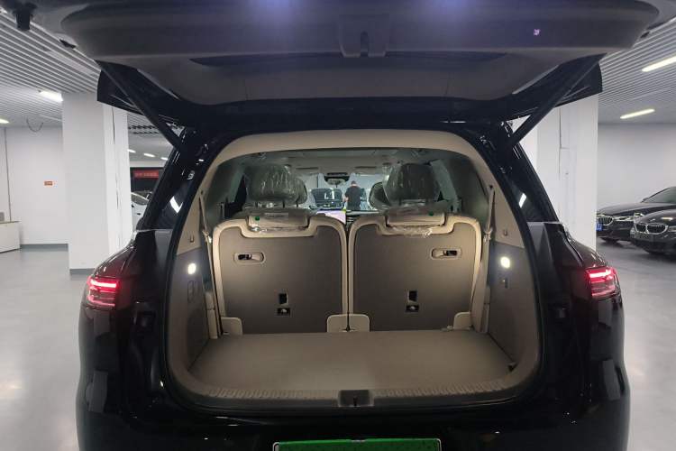 Used IM LS9 2026 Model 66 Ultra Trunk