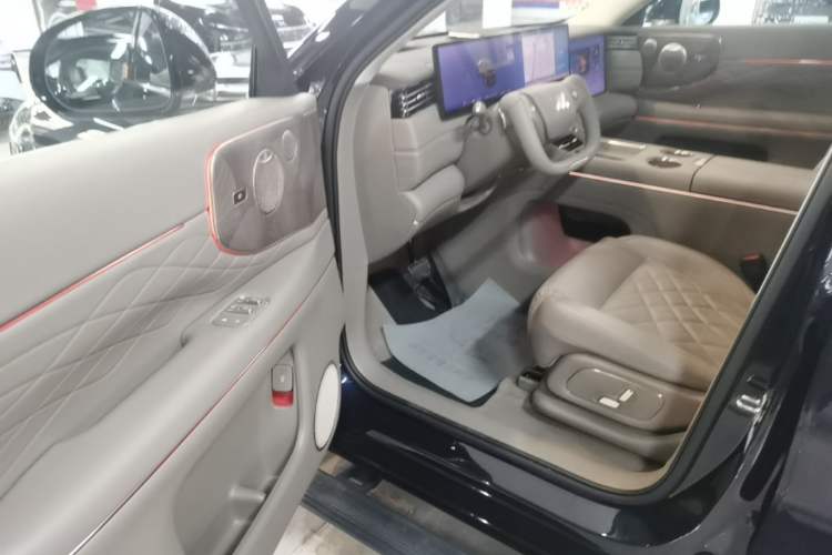 Used IM LS9 2026 Model 52 Ultra Driver Seat