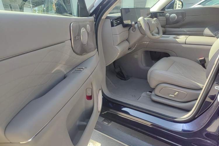 Used IM LS9 2026 Model 52 Ultra Driver Seat